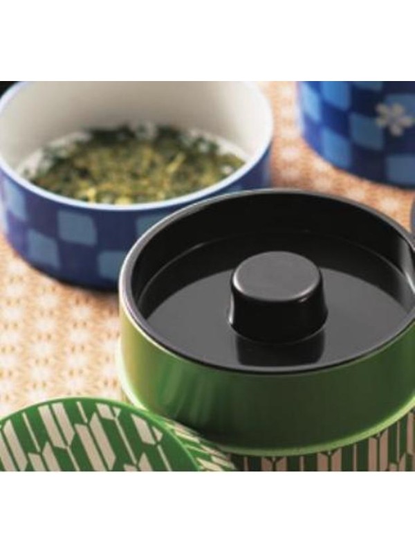 Tea container box with Akane Sakura design